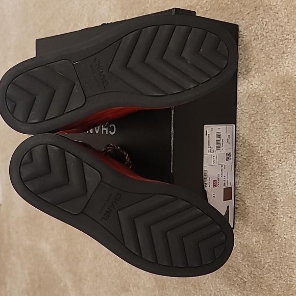 Chanel Red patent  calfskin lace up sneakers size 37 in women's - Picture 4 of 7